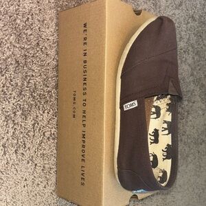 Brown TOMS 8W